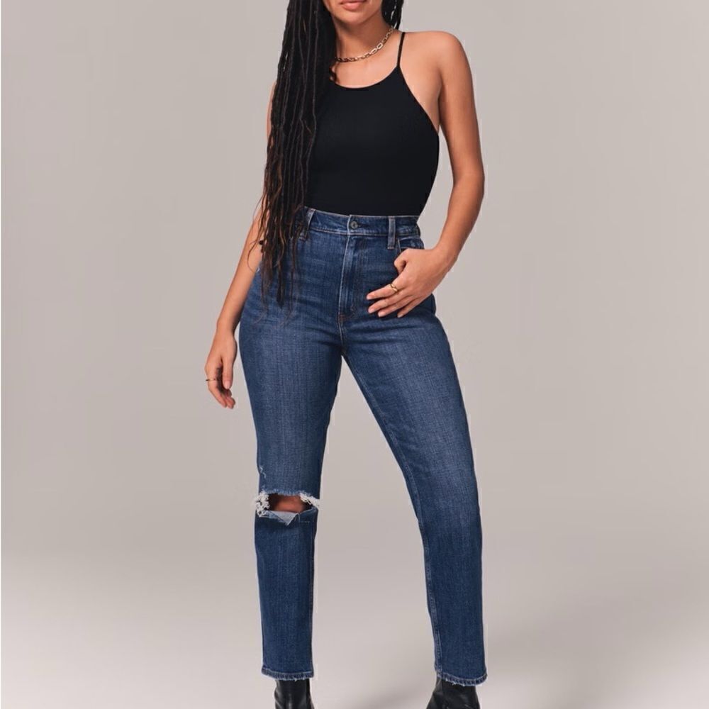 Abercrombie & Fitch | Curve Love Ultra High Rise Ankle Straight Jean | 27 XS